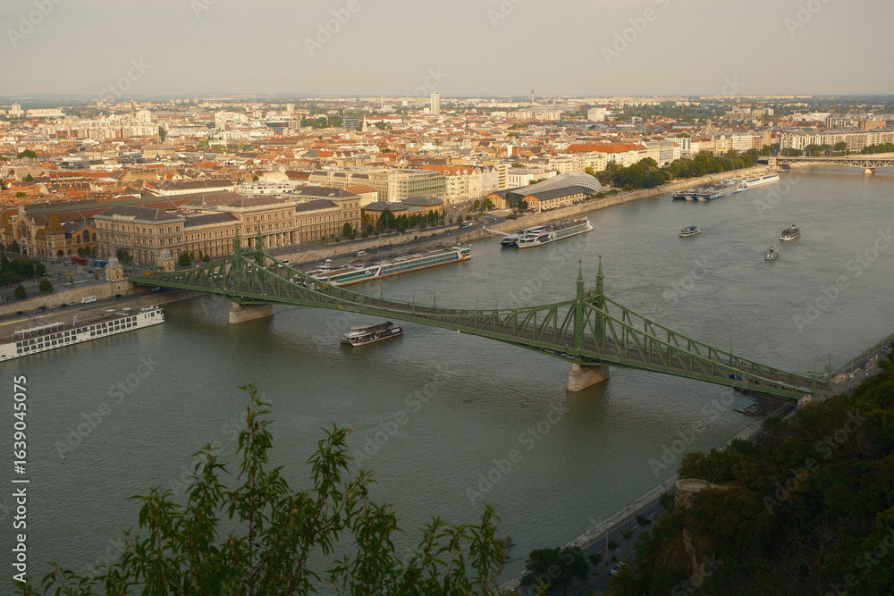 Obraz premium Budapest City Views – Urban and Architectural Photography