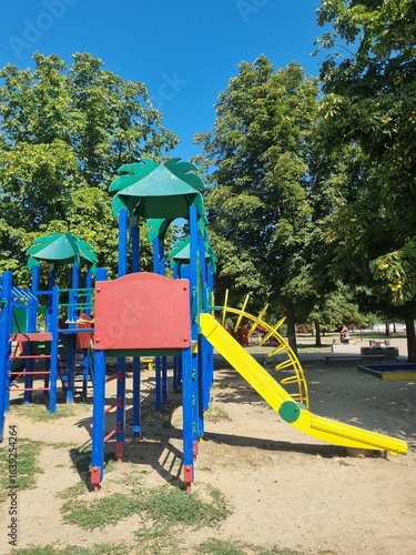 Wallpaper Mural playground in the park Torontodigital.ca