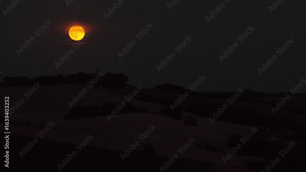 Latéral et pleine lune