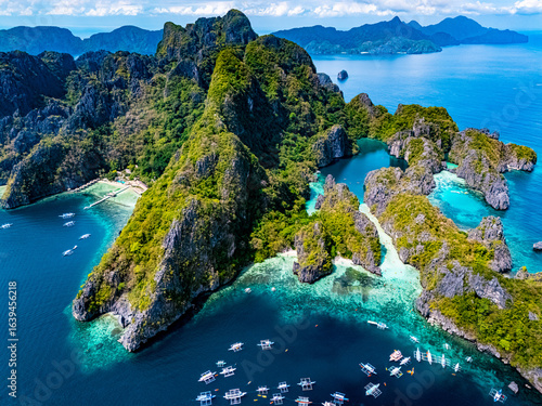 Fototapeta Naklejka Na Ścianę i Meble -  Big and Small Lagoons at Miniloc Island, Palawan, Philippines