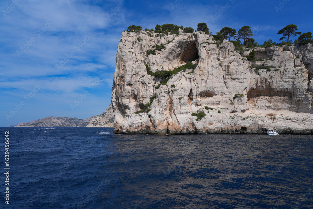 Fototapeta premium View of the Calanques de Cassis, a national park of limestone cliffs over the Mediterranean Sea near Marseilles, France