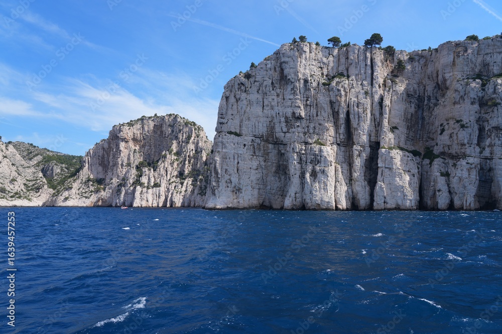 Naklejka premium View of the Calanques de Cassis, a national park of limestone cliffs over the Mediterranean Sea near Marseilles, France