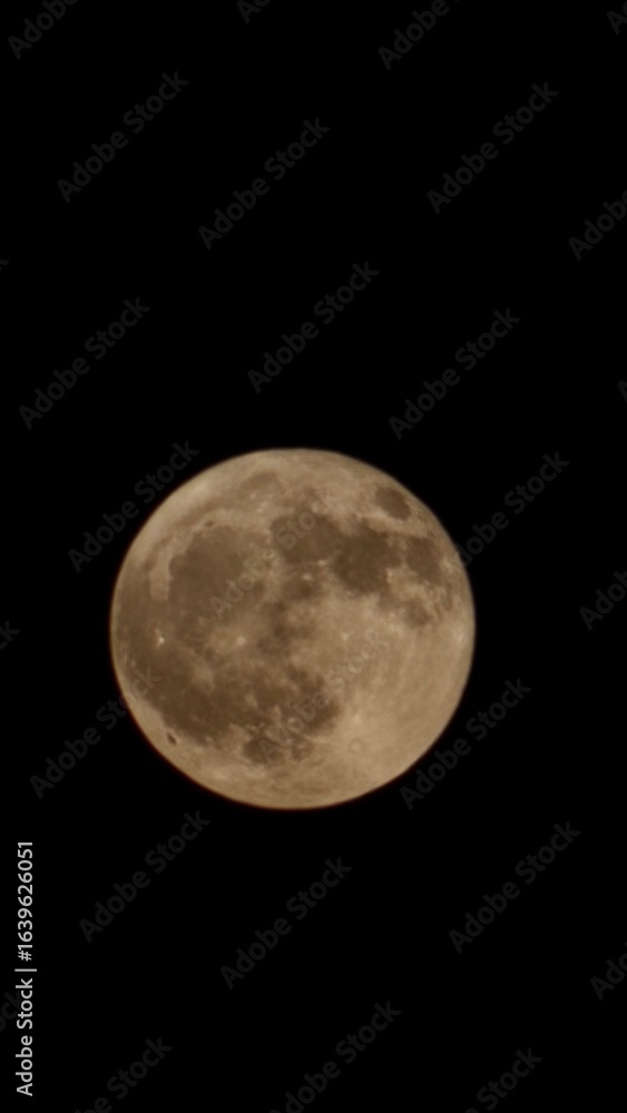 Obraz premium Full Moon Close-up with Surface Details, 보름달 클로즈업