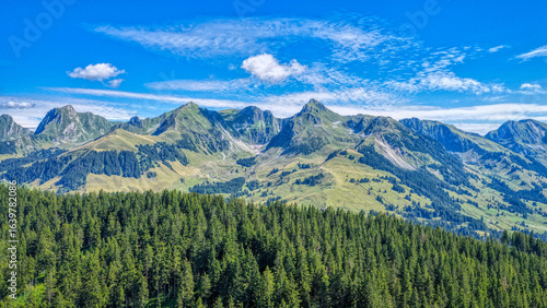 Blick ins Gantrischgebiet, Gurnigel, Kanton Bern, Schweiz, Luftaufnahme, August 2025
