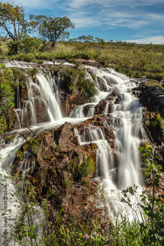 Fototapeta premium Cachoeira na cidade Cavalcante, Estado de Goiás, Brasil, região da chapada dos veadeiros