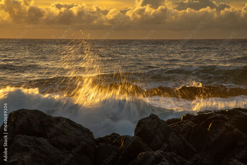 Obraz premium 夏の奄美大島の夕景。