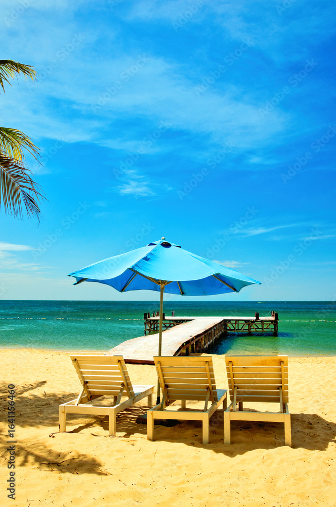 Obraz premium Sonasea Beach, Phu Quoc, Vietnam - November 26th 2024: Coastal Resort Scenery of Phu Quoc Island in Vietnam. A Tropical Tourism Destination for Summer Vacation in Southeast Asia. On a hot sunny day.