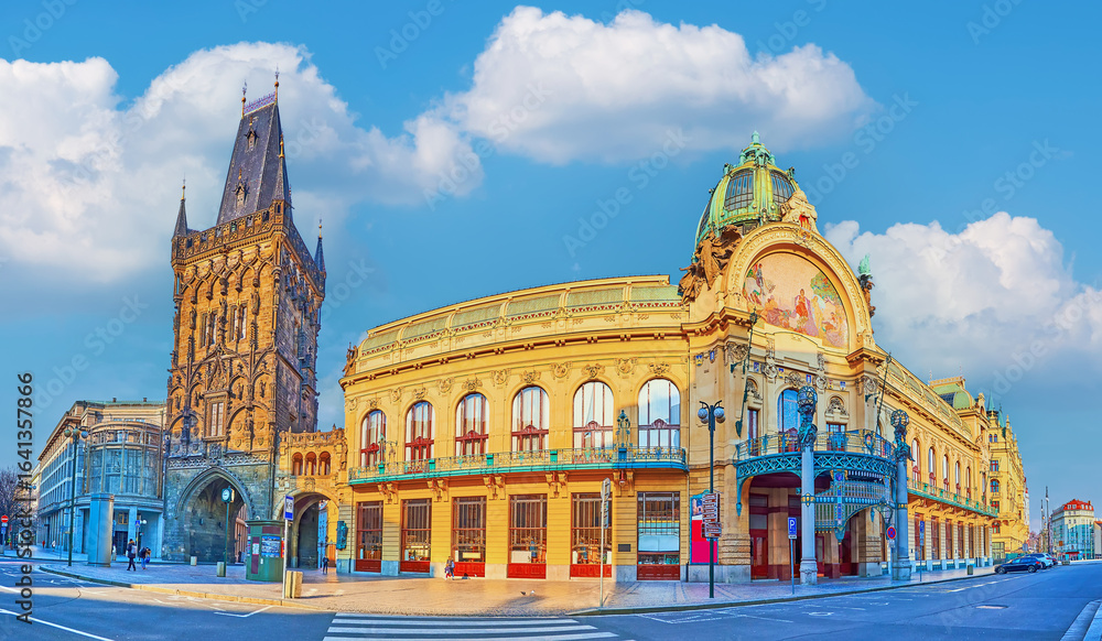 Obraz premium Panorama with Gothic Powder Tower and Baroque Municipal House, Prague, Czech Republic