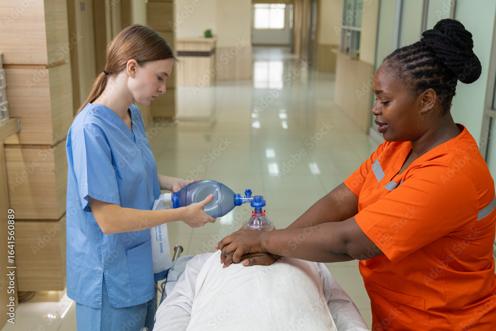 Obraz premium Medical emergency with patient receiving oxygen