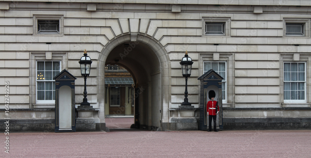 Fototapeta premium British Royal Guard at their post