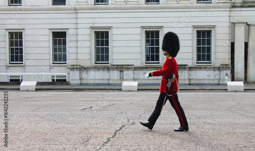 Fotografie Uniformed British Royal Guard parading