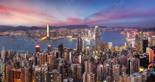 Cuadro en lienzo Hong Kogn downtown and building at night, China