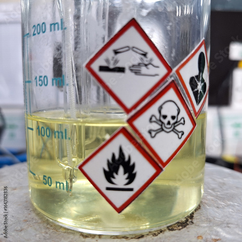 Konstfotografi Liquid contains hazardous and toxic materials