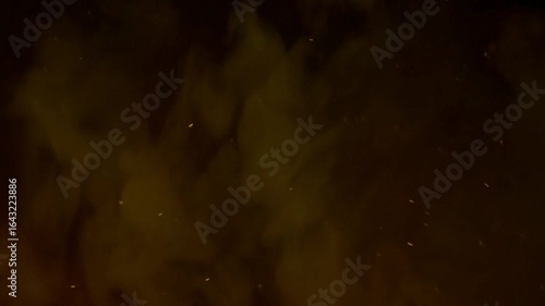 Fond sombre avec fumée brune diffuse et fines particules dorées en suspension créant une ambiance mystérieuse et élégante avec espace négatif copyspace