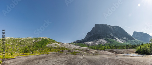 Granitplatte Verdensvaet bei Narvik in Nordland, Norwegen