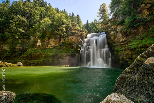 Tableau sur toile Der Saut du Doubs – höchster Wasserfall des Jura
