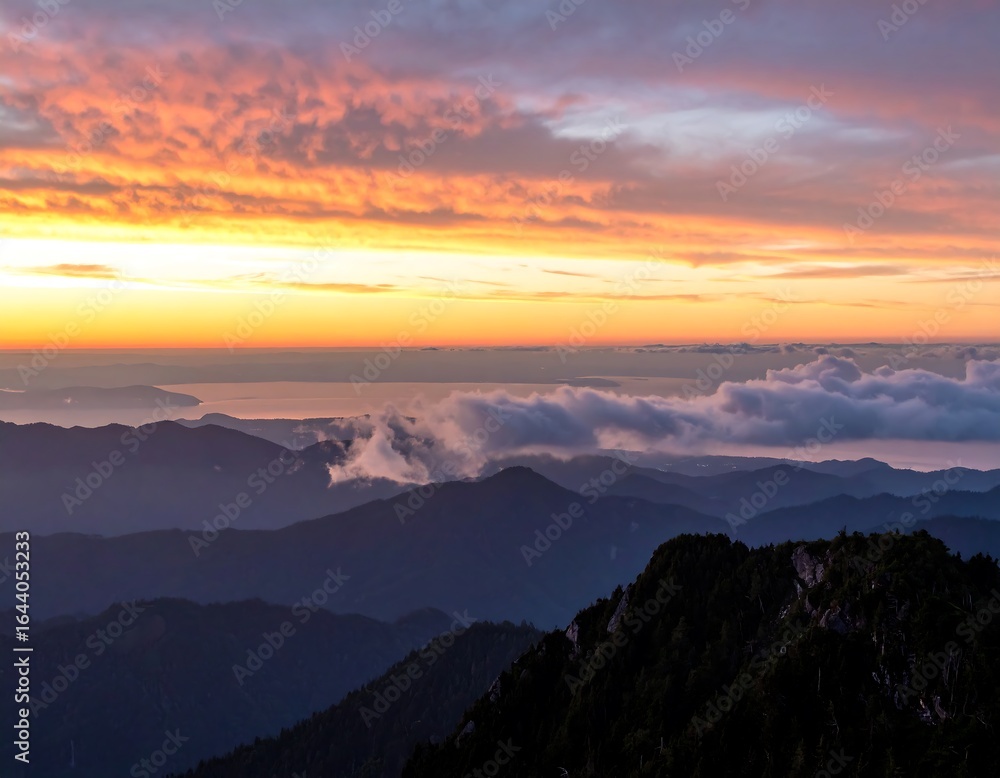 Obraz premium Mountain sunrise, clouds, valleys