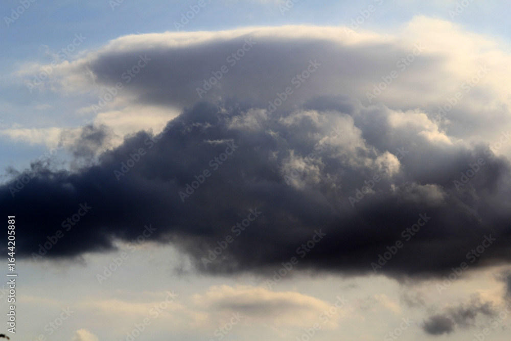 Obraz premium Cumulus Clouds on a blue sky