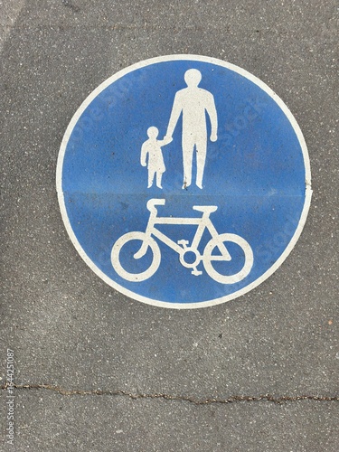 bicycle lane sign