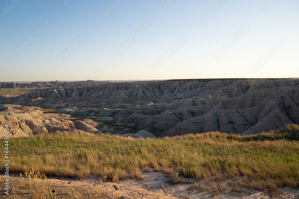Obraz premium Badlands formations with wide plains