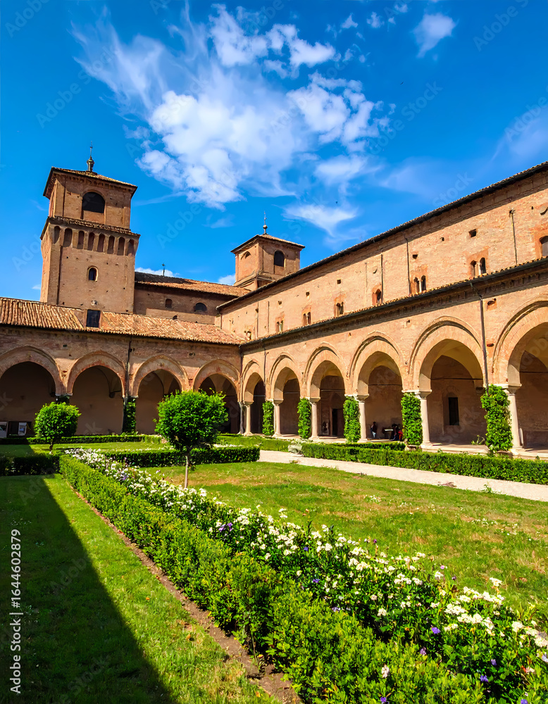 Fototapeta premium Historic courtyard architecture outdoor setting