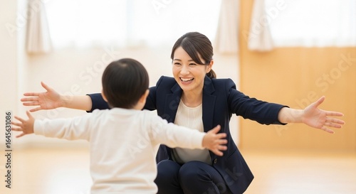働くママの笑顔：保育園で子どもと再会する瞬間