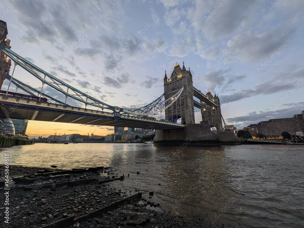 Obraz premium Tower Bridge in London at Sunset