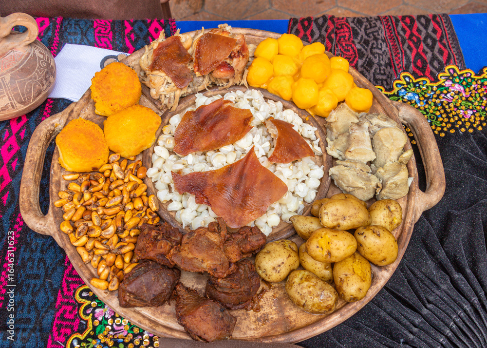 Φωτογραφία Traditional dishes of Ecuadorian highlands: toasted corn, mote (cooked mature co