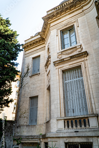 Ventanales en casa antigua