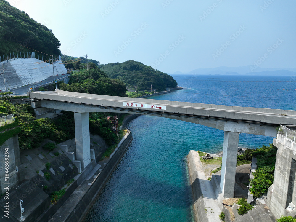 Obraz premium 愛媛県愛南町 船越運河