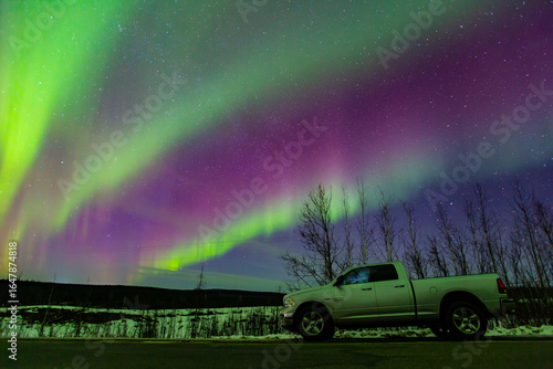 Foto An aurora is a natural light display in Earth's sky