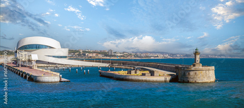 Photos The Atlantic ocean front, lighthouse and harbor of Matosinhos, north of Porto's