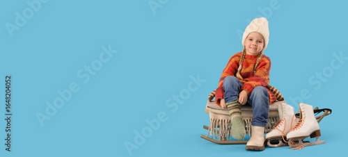 Cute little girl in winter ...