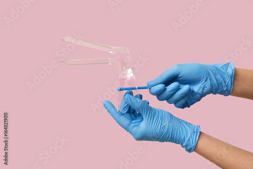Doctor hands in medical glo...