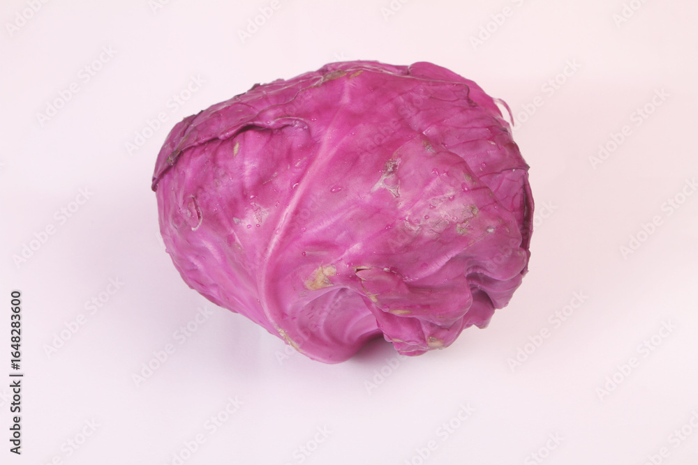 Obraz premium red cabbage isolated on white