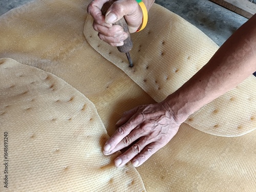 Rubber sheet dry The raw rubber latex is made of acid