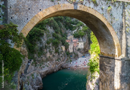 Fotografi Fiordo di Furore Beach Framed by Iconic Stone Arch Bridge on Amalfi Coast