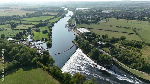 Εκτύπωση καμβά Aerial drone view of Gunthorpe weir and canal narrowboat harbour River Trent, ru