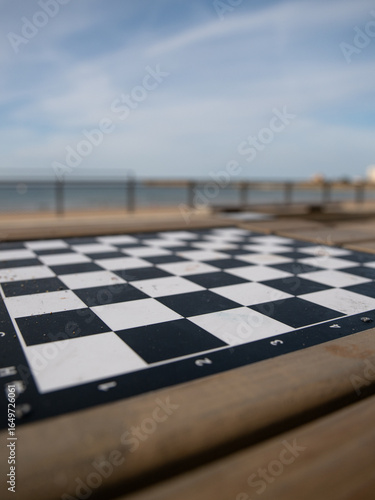échiquier vu sur mer