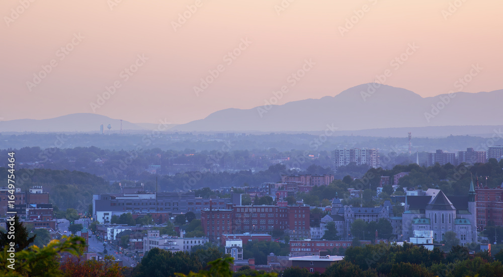 Obraz premium Sherbrooke Quebec Canada Cityscape Mountains Sunset Twilight Scenic Landscape