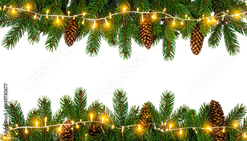 Isolierte Tannenzweige mit Lichterkette – festliche Weihnachtsdekoration