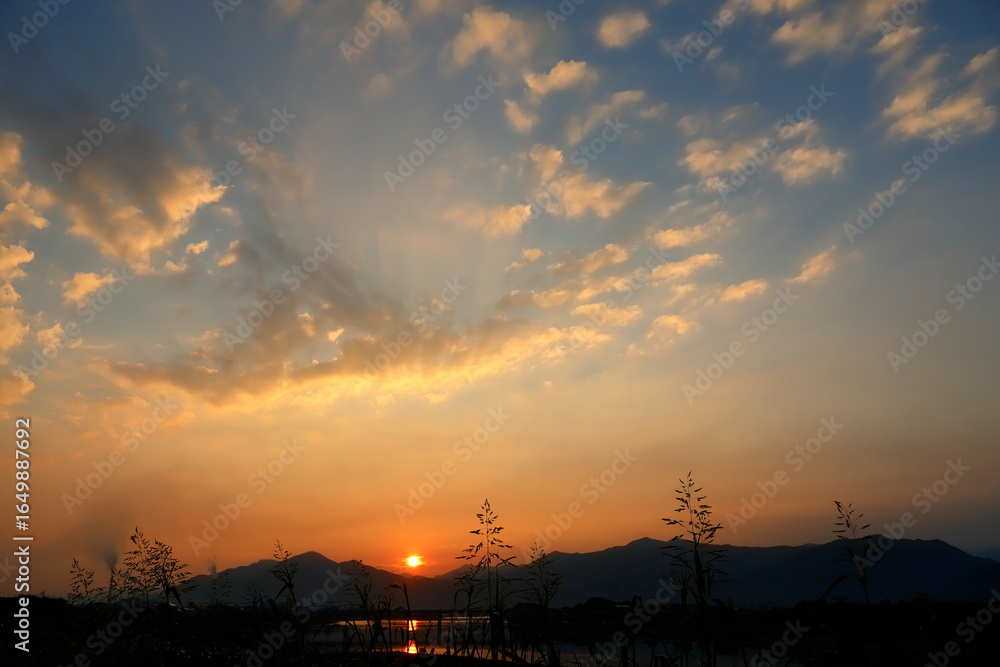 Naklejka premium 朝の風景、