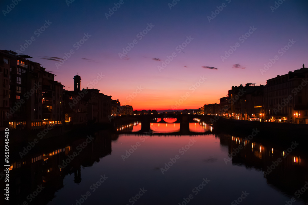 Fototapeta premium Sunset Over Ponte Vecchio in Florence, Italy