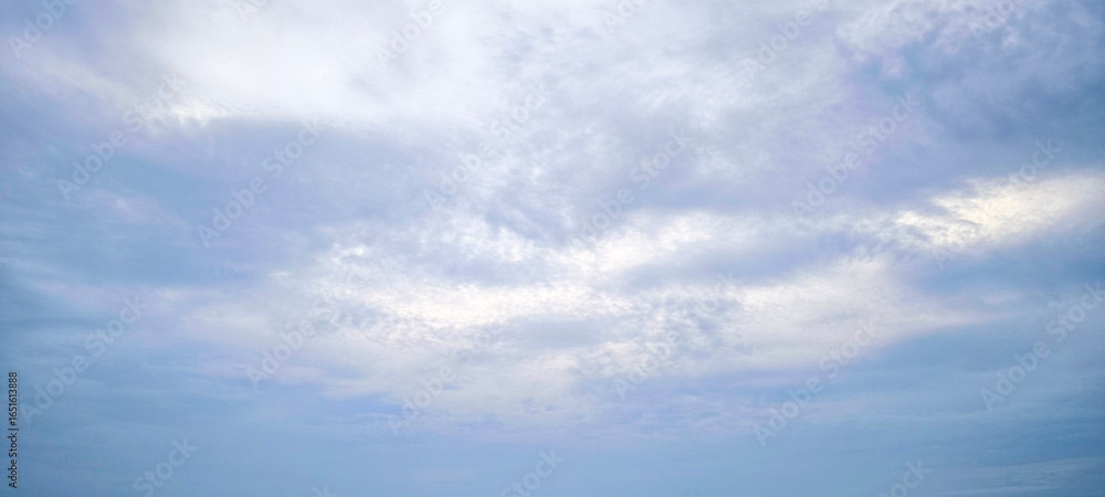 Obraz premium Blue sky and clouds for background