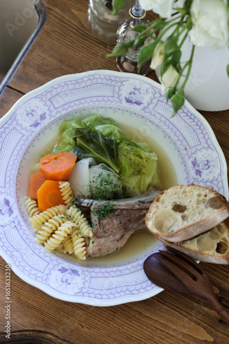 ポトフとパンのランチ