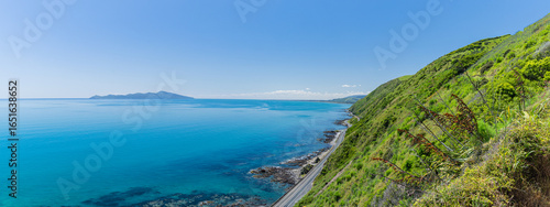 ニュージーランド　パエカカリキ・エスカープメント・トラックから見えるカピティ島