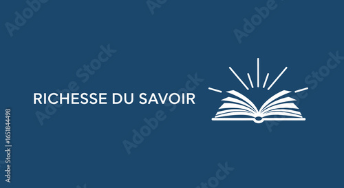 RICHESSE DU SAVOIR. Logo avec livre ouvert et rayons de lumière. Concept d'éducation, de connaissance et d'apprentissage.