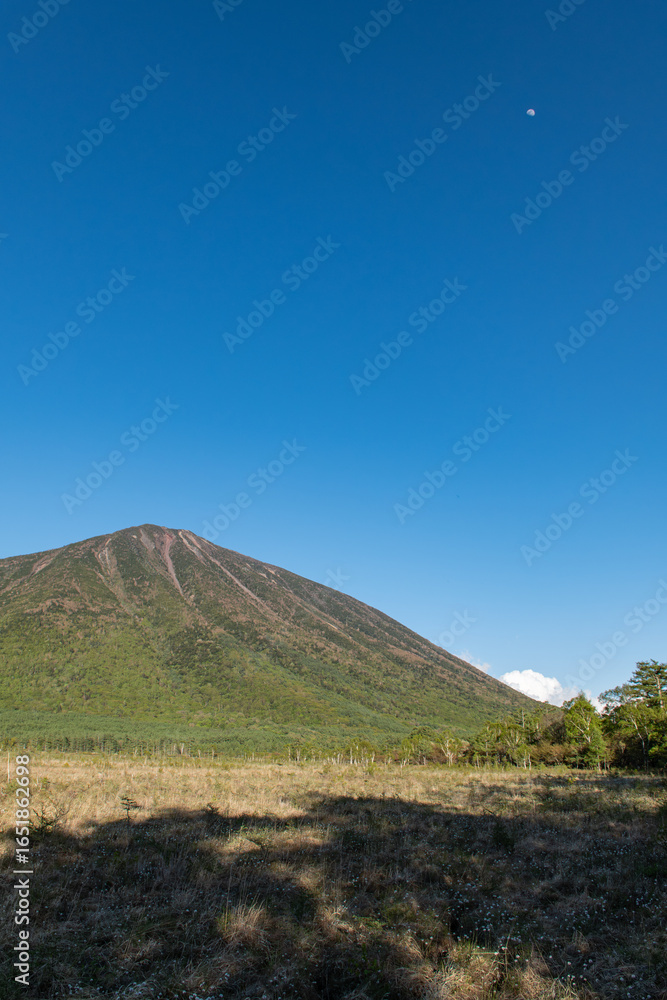 Obraz premium 男体山と月