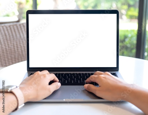 ノートパソコンの空白の画面