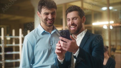 Fotografía Happy businessmen colleagues friends male business partners guys fellows Caucasi